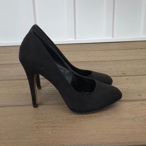 Rock & Republic Suede Pumps
